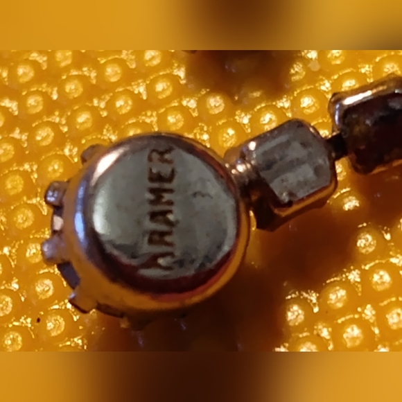 Vintage Kramer signed blue rhinestone necklace - Picture 6 of 8